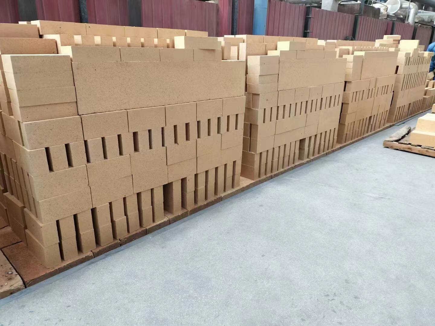 耐火砖与轻质粘土保温砖 绿色建材新选择
